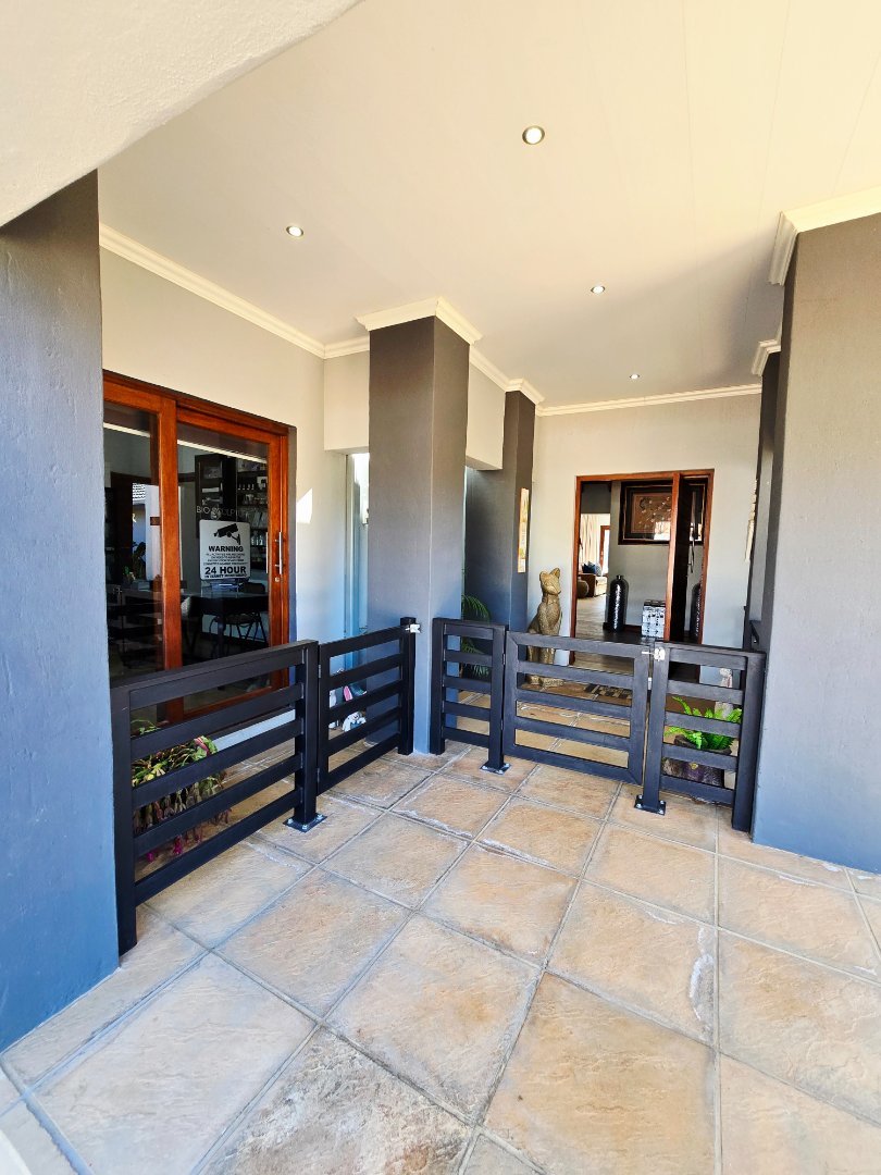 4 Bedroom Property for Sale in Flamwood North West